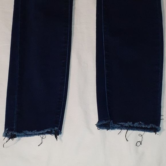 Articles of Society Skinny Sarah Raw Hem‎ Brooks 26 - Picture 11 of 13